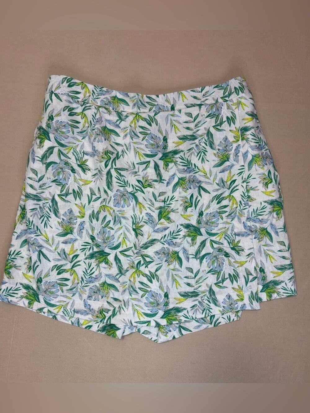 Ellen Tracy White and Green Leaf Print Linen Blend Women's Skort Size Medium